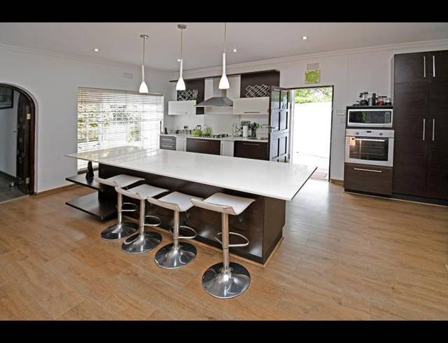 6 BEDROOM HOUSE FOR SALE IN PARKMORE